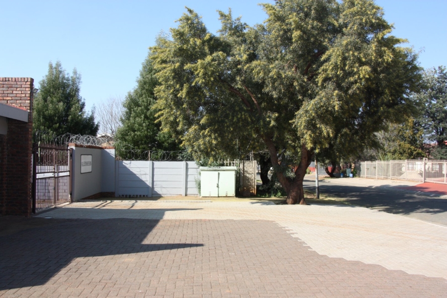 2 Bedroom Property for Sale in Pellissier Free State